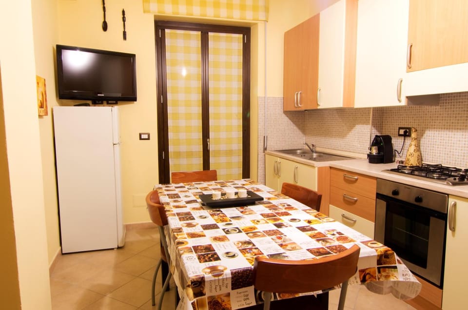 Communal lounge/ TV room, TV and multimedia, Kitchen or kitchenette, Living room, Dining area
