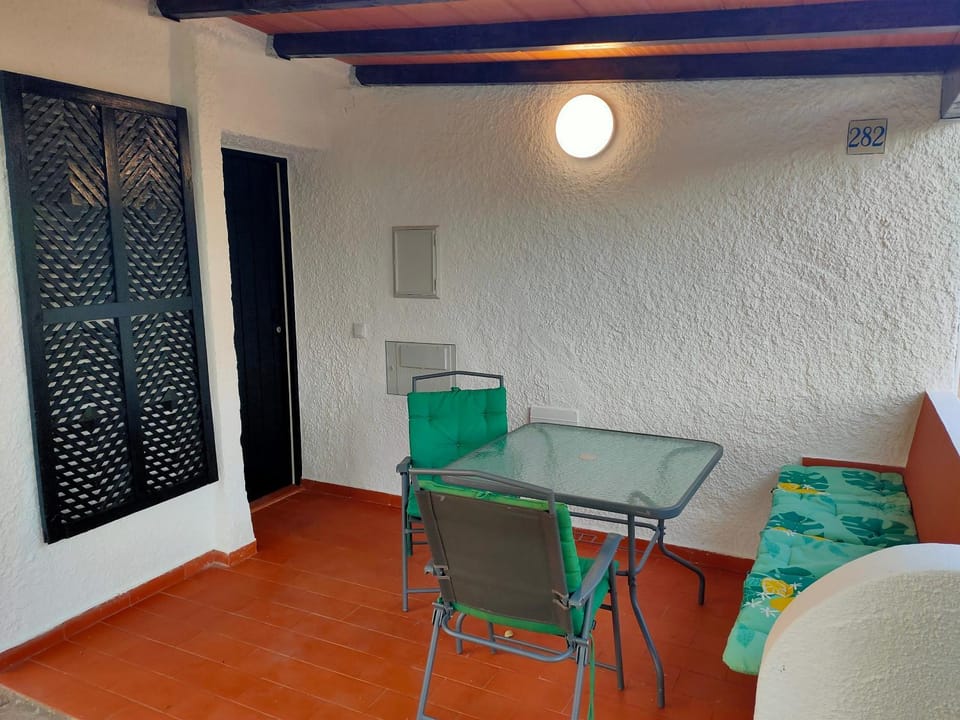 BBQ facilities, Garden, Balcony/Terrace