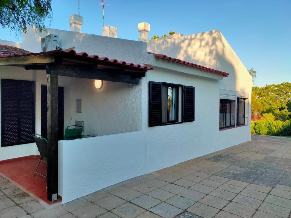 Patio, Facade/entrance, Balcony/Terrace
