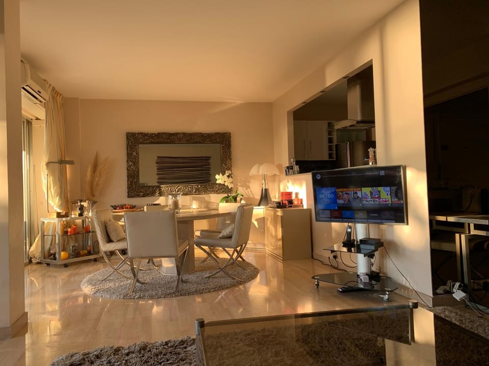Living room, Dining area, Sunset