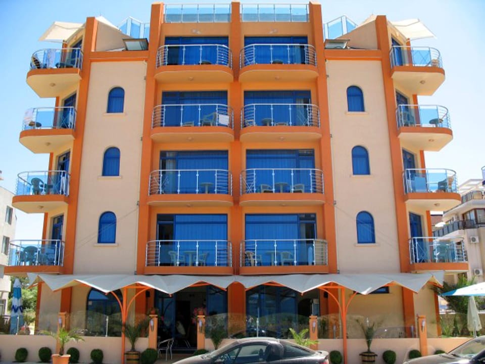 Property building, Facade/entrance