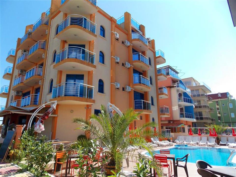 Property building, Swimming pool