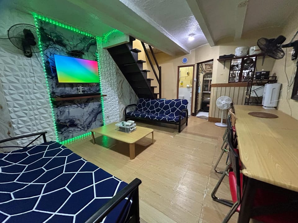 MG 5pax 1 AC BR 300mbps FREE Netflix Parking Cignal Videoke Shower Heater Cook & Grill Apartment in Quezon City