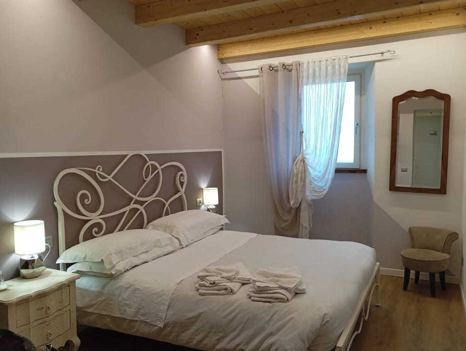 Bed, Decorative detail, Bedroom