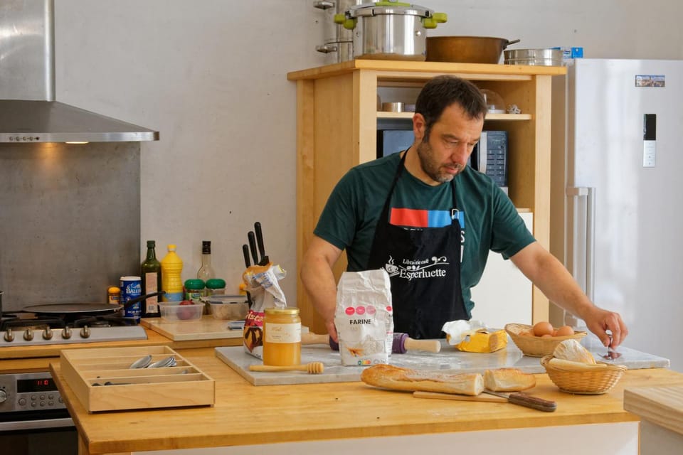 Restaurant/places to eat, kitchen