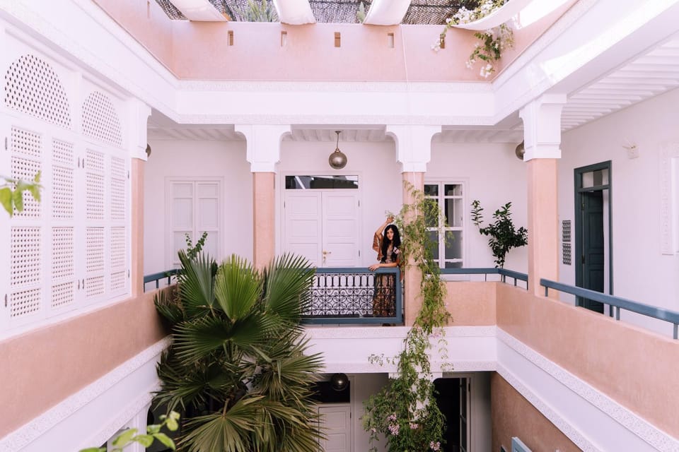 Patio, People, Balcony/Terrace, Guests