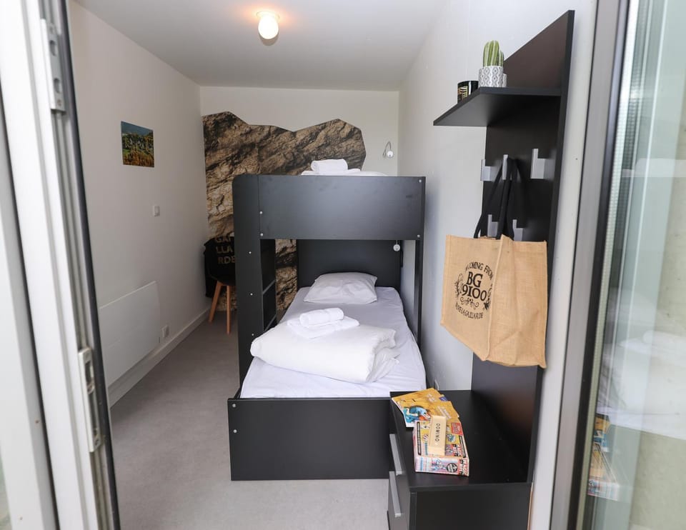 bunk bed