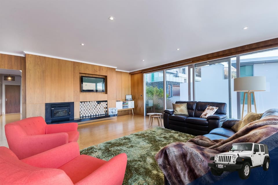 Luxe Home on the Hill House in Queenstown