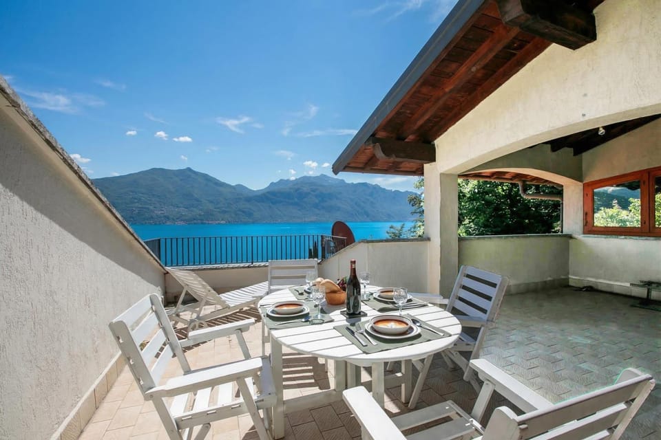 Balcony/Terrace, Lake view