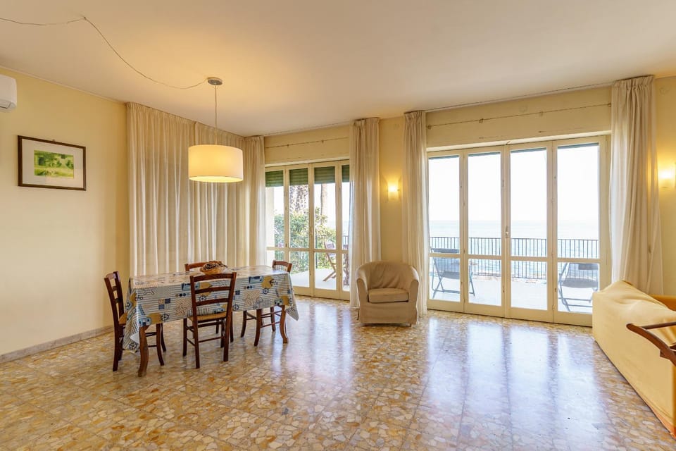La Terrazza dei Ciclopi Apartment in Sicily