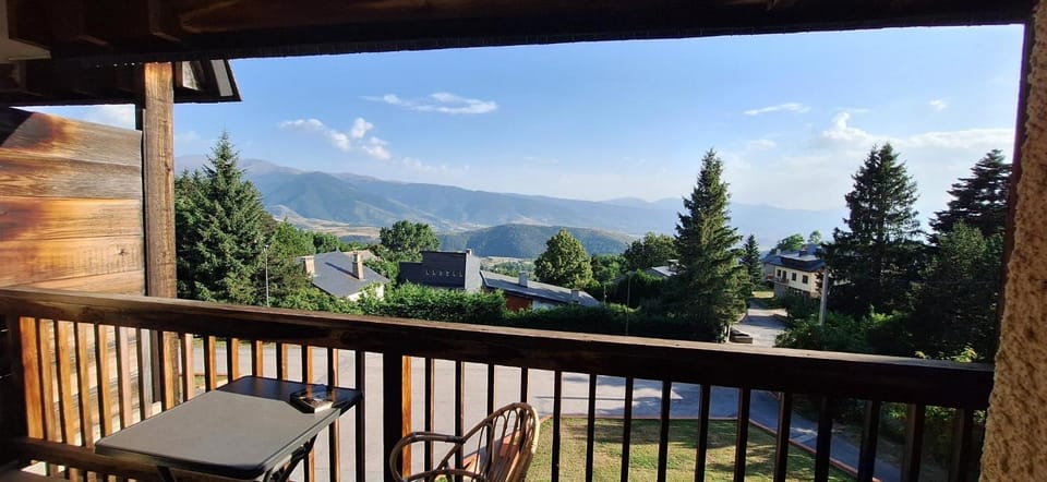 Balcony/Terrace, Mountain view