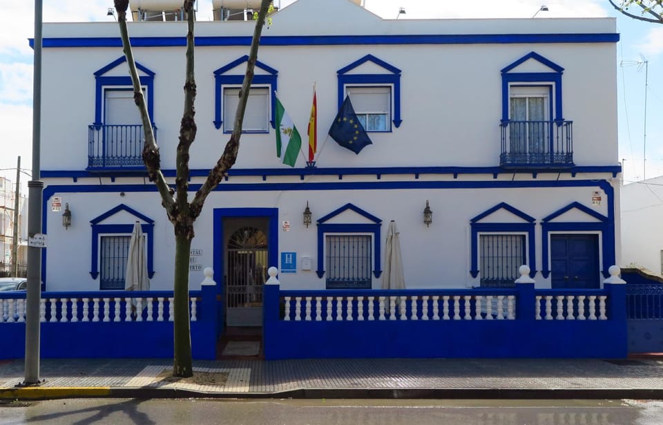 Hostal El Puerto Boutique Bed and Breakfast in Chipiona