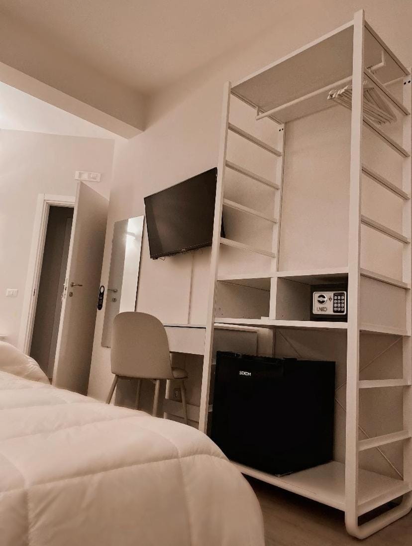 Bed, TV and multimedia, Bedroom, hair dresser, wardrobe