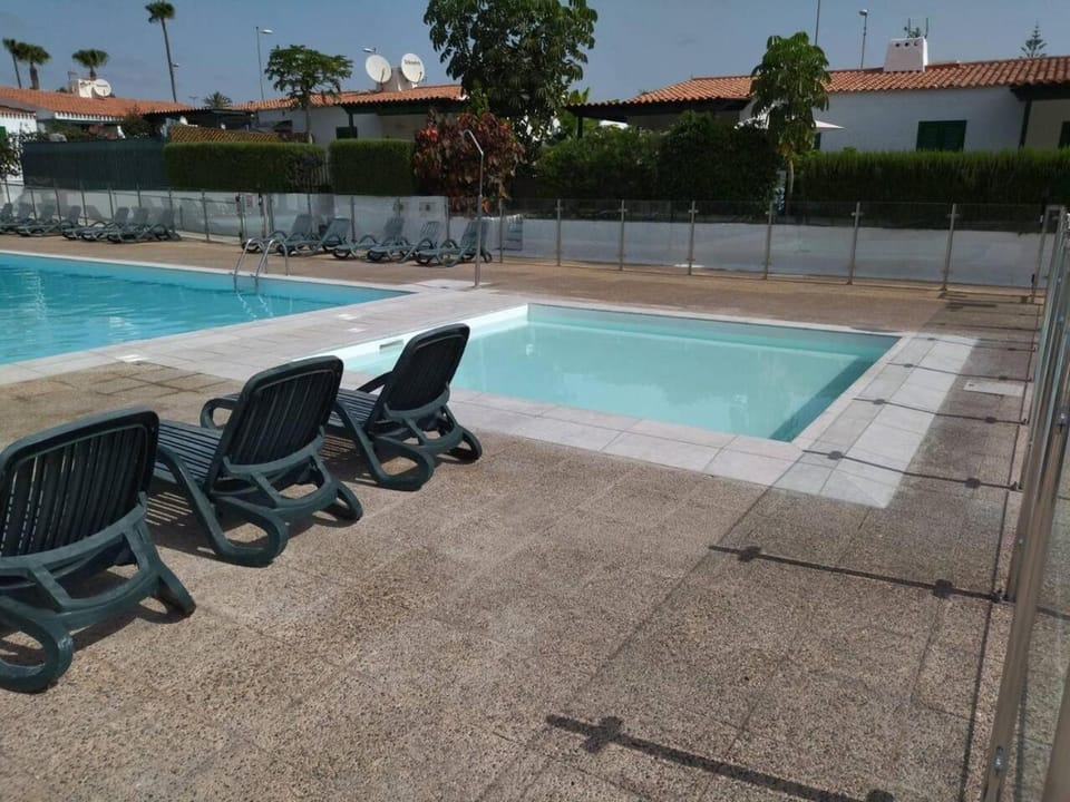 parking terraza jumbo by stay in gran canaria House in Maspalomas
