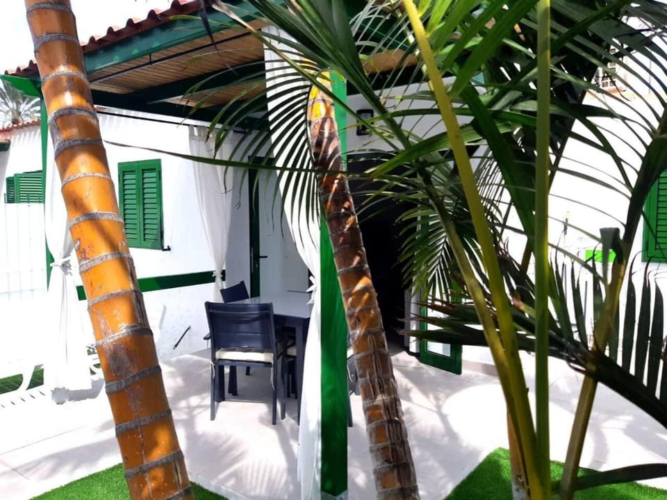 parking terraza jumbo by stay in gran canaria House in Maspalomas