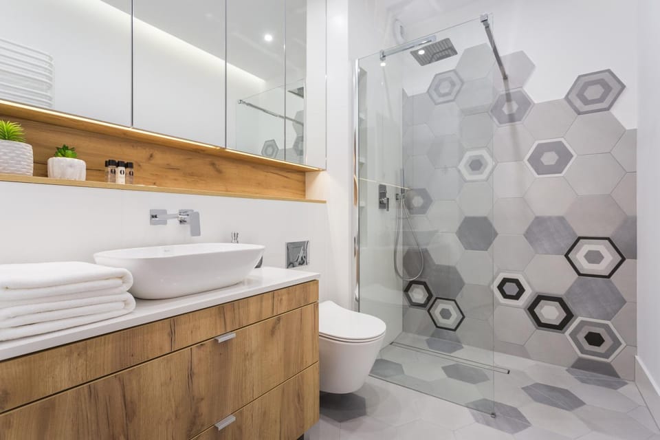 Shower, Toilet, Bathroom