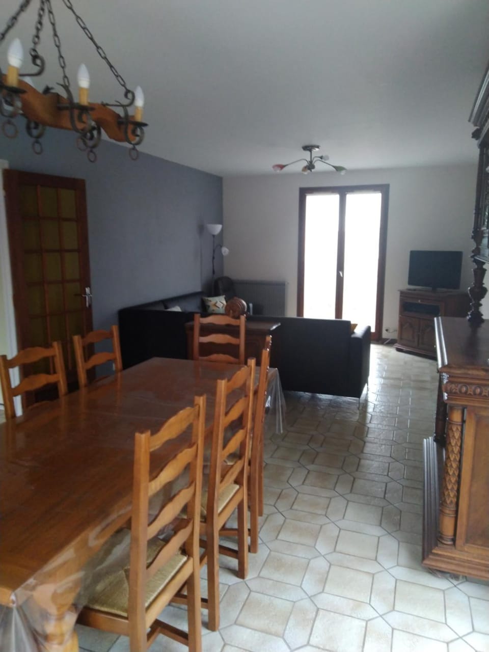 Living room, Lounge or bar, Seating area, Dining area