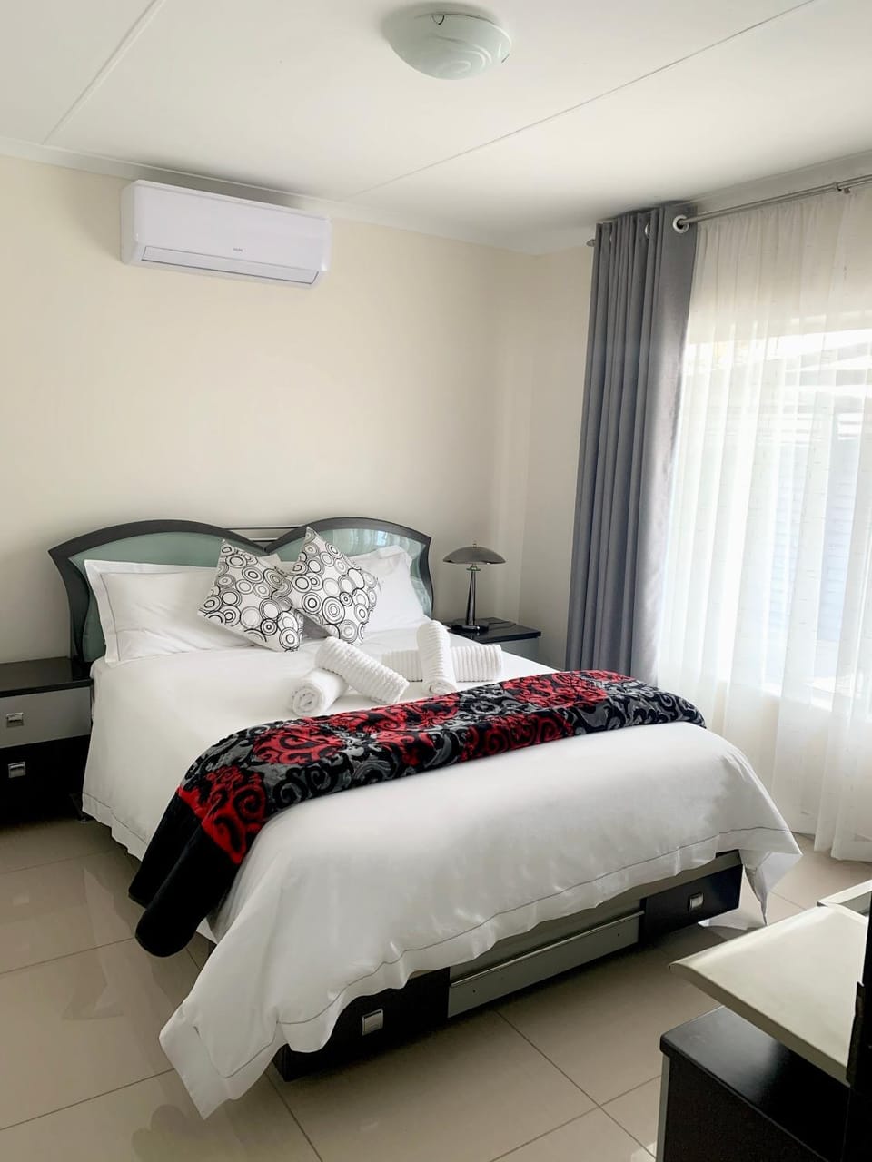 Bedroom, air conditioner