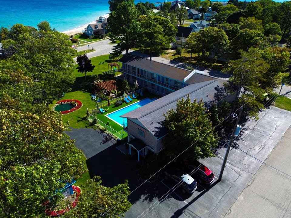 Property building, Swimming pool