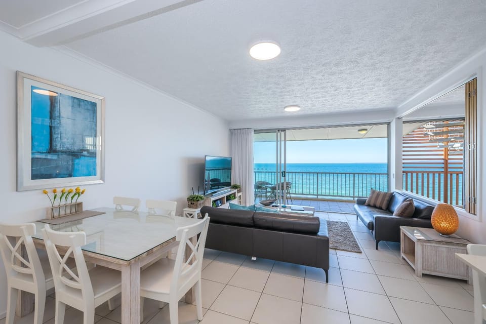 Living room, Dining area, Sea view