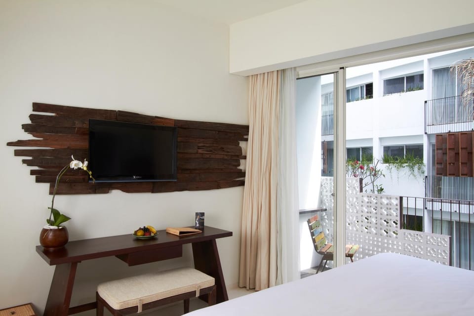 TV and multimedia, Photo of the whole room