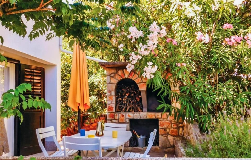 BBQ facilities, Garden, Living room