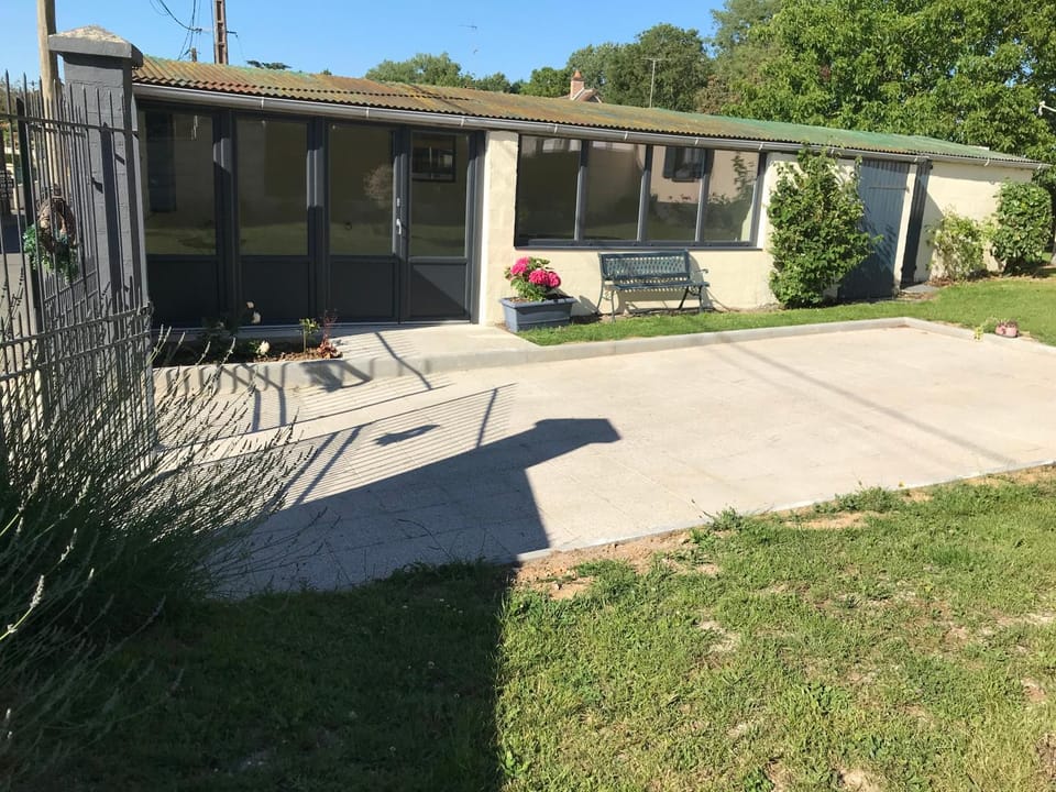 Facade/entrance, Garden