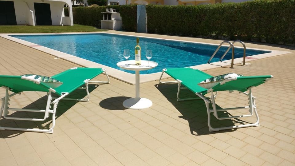 Modern Pool Apartment, Vilamoura Apartment in Quarteira