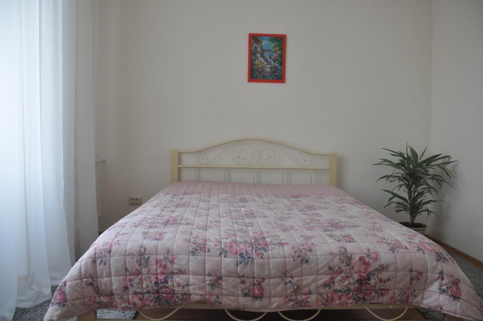 Property building, Bed