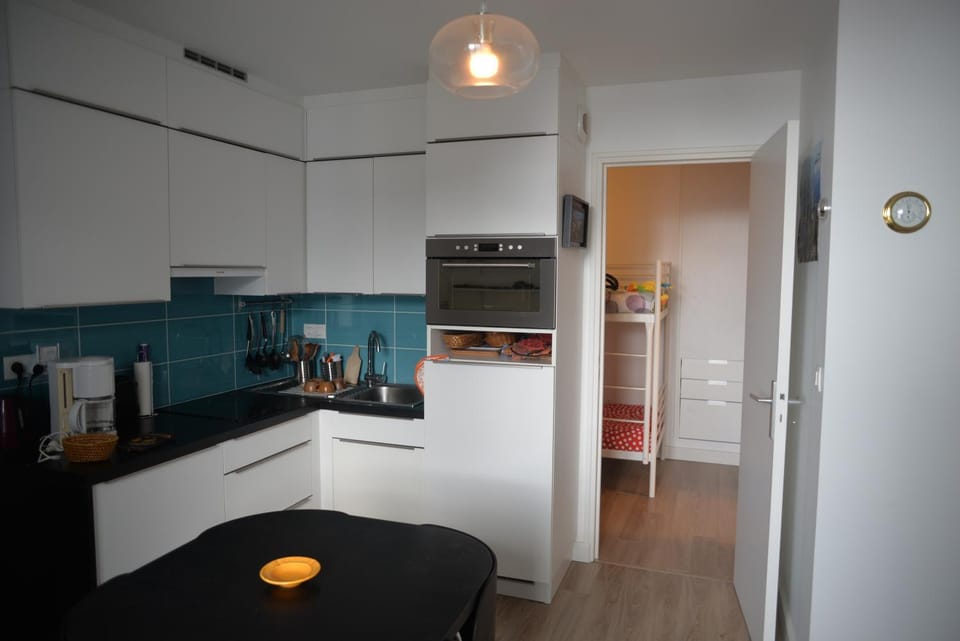 Kitchen or kitchenette, Dining area, dishwasher, minibar, pet friendly, stove, toaster