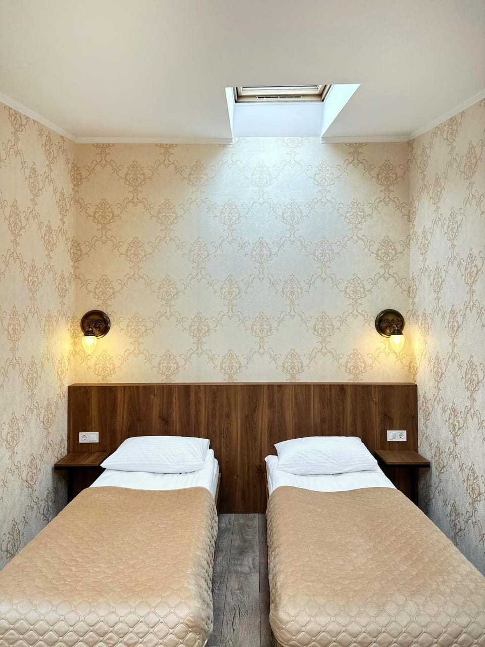 Bed, Photo of the whole room