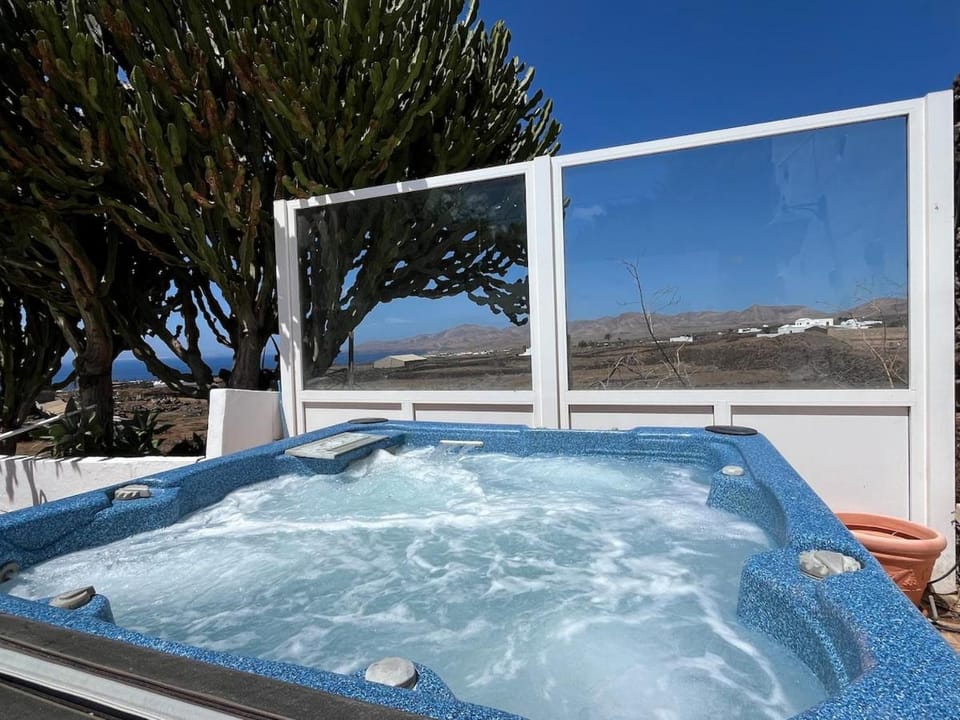 Casa Tara - 5 bedroom, 4 bathroom villa with private pool Villa in Puerto del Carmen