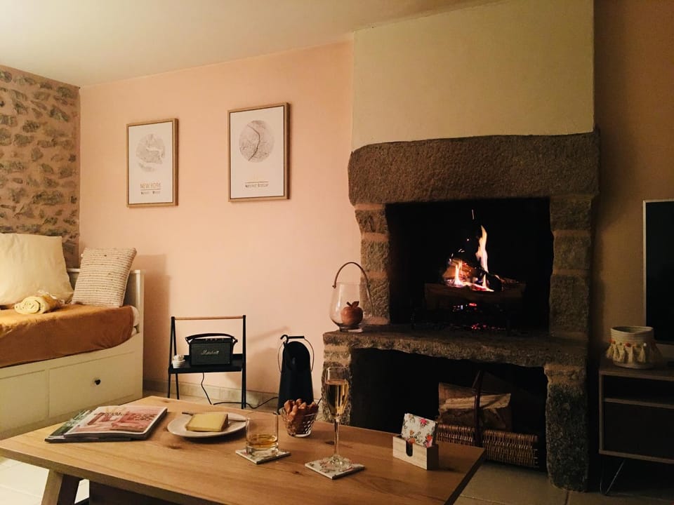 TV and multimedia, Living room, flat iron