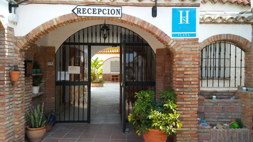 Hostal Mini Golf Bed and Breakfast in La Janda