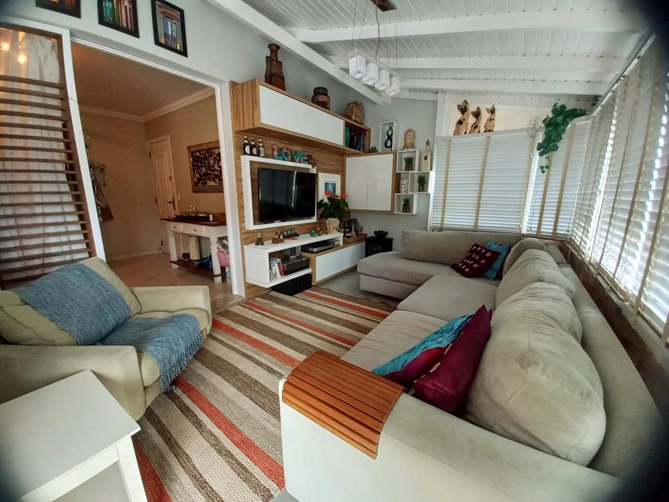 Communal lounge/ TV room, TV and multimedia, Living room, Seating area