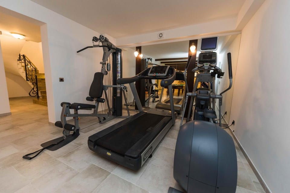 Location, children, Family