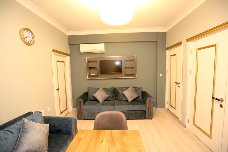Massage, Living room, Seating area, Bedroom