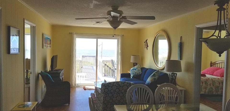 Blue Crab Cove House in Caswell Beach