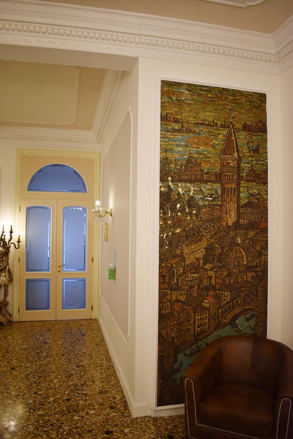 Communal lounge/ TV room, Lobby or reception