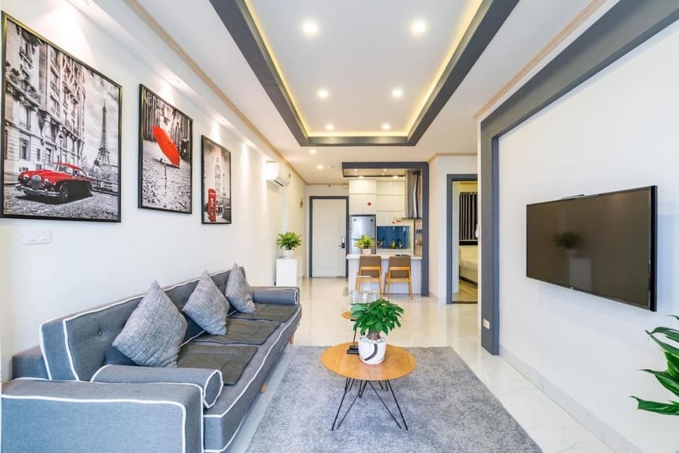 Living room, Seating area, Entertainment, Family