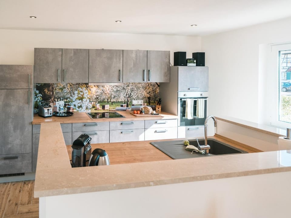 Kitchen or kitchenette, Living room