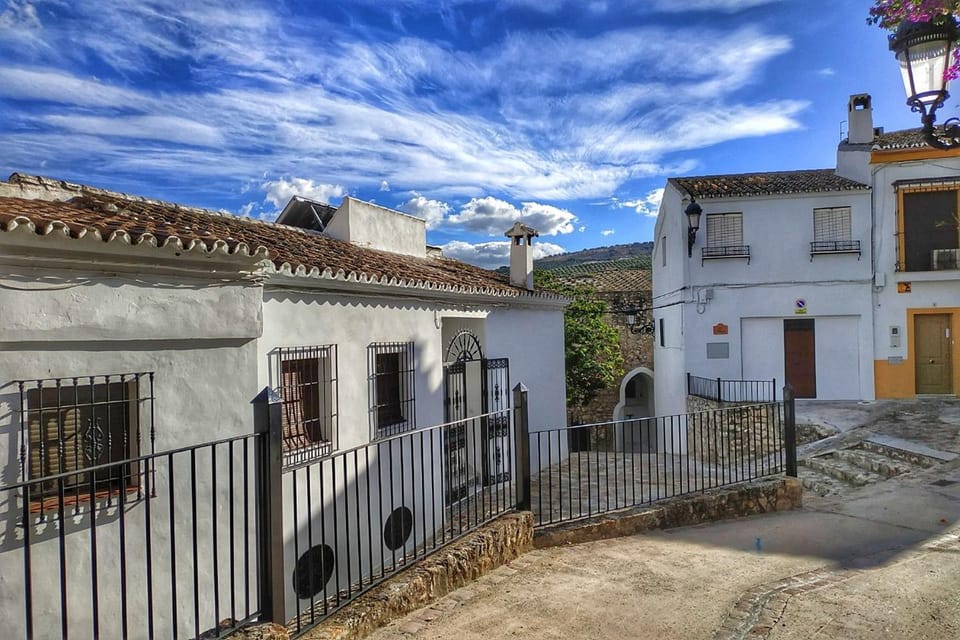 Facade/entrance, Neighbourhood, Natural landscape, City view, Street view