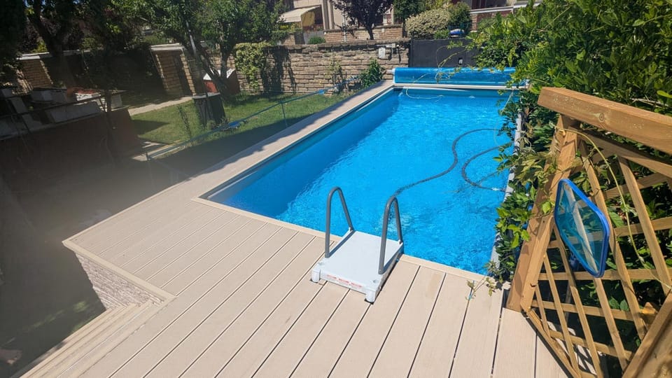 Property building, Swimming pool