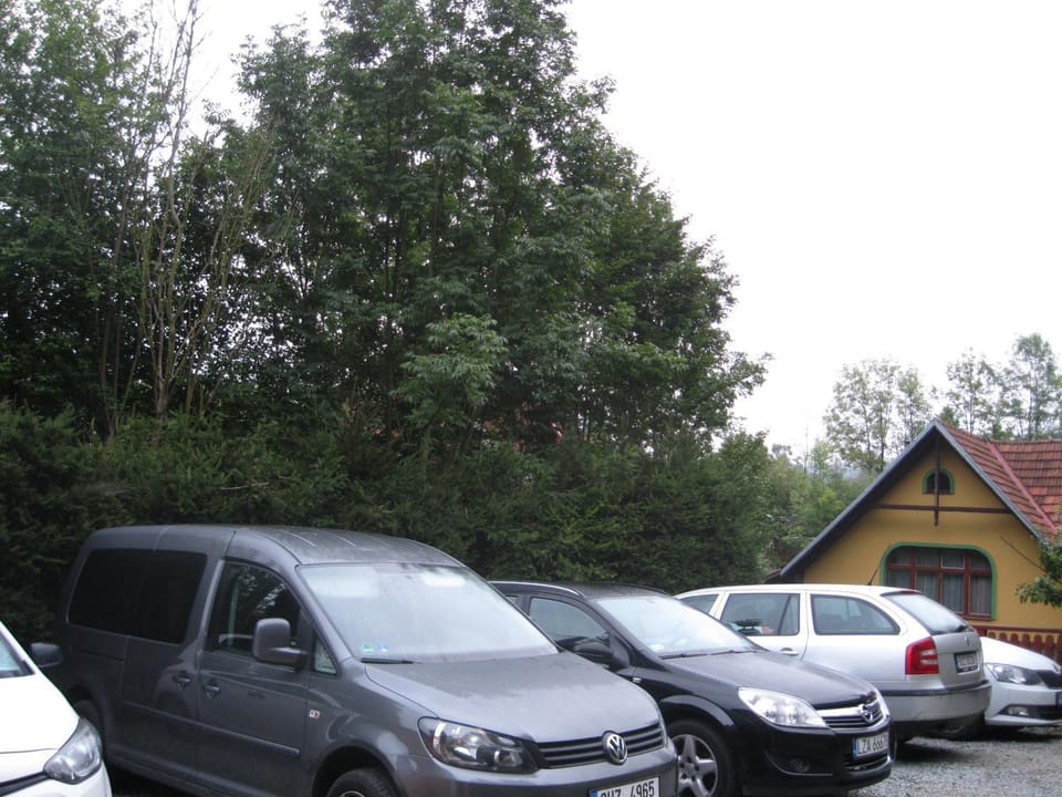 Property building, Neighbourhood, Parking