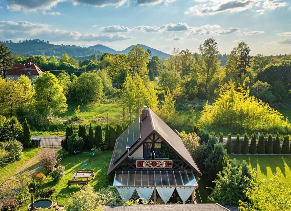 Smyrkowy Dom z kominkiem z gorącą balią koło Karpacza House in Lower Silesian Voivodeship