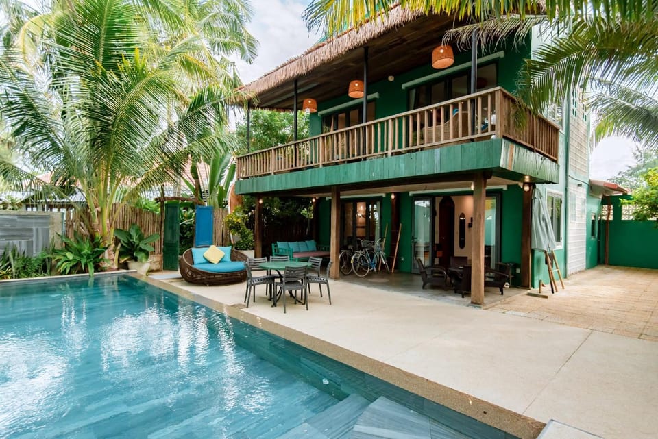 Property building, Swimming pool