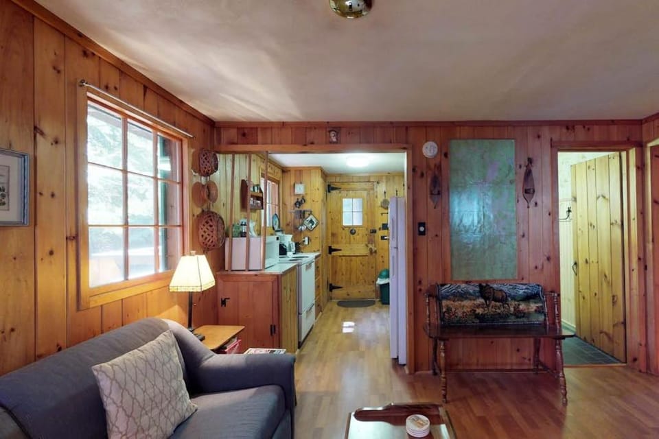 Kitchen or kitchenette, Living room, Seating area