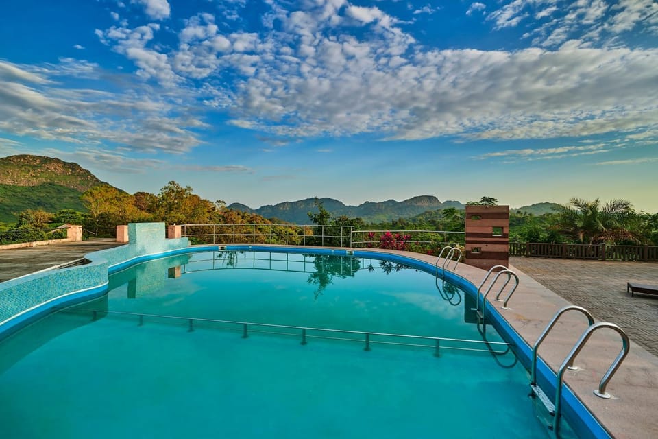 Area and facilities, Swimming pool