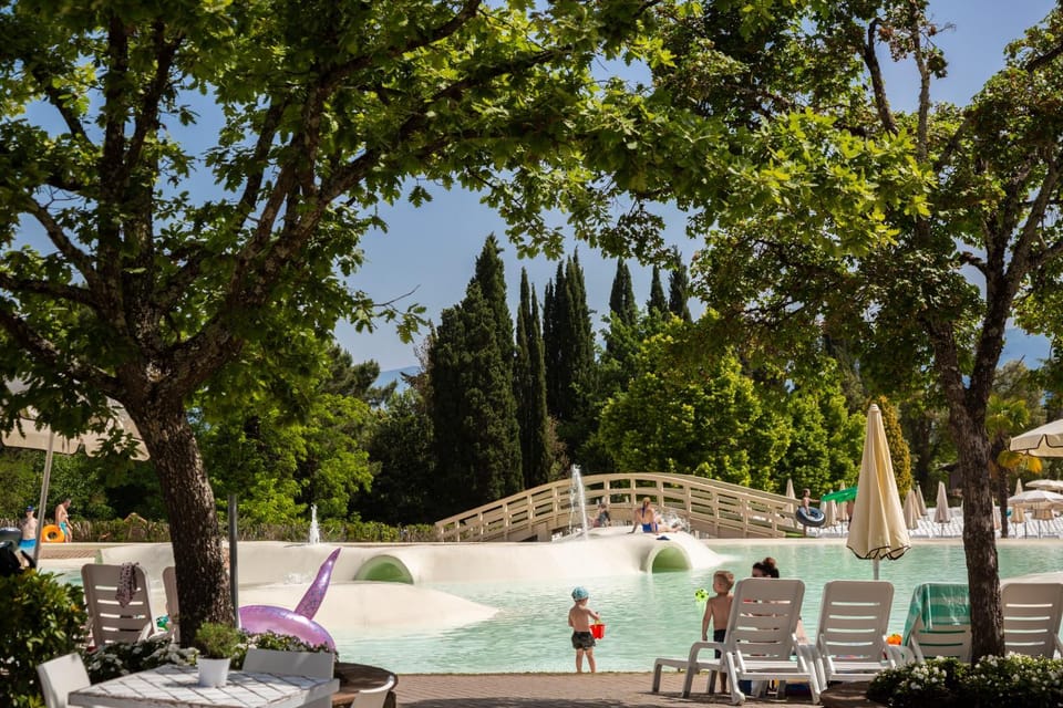 People, Swimming pool