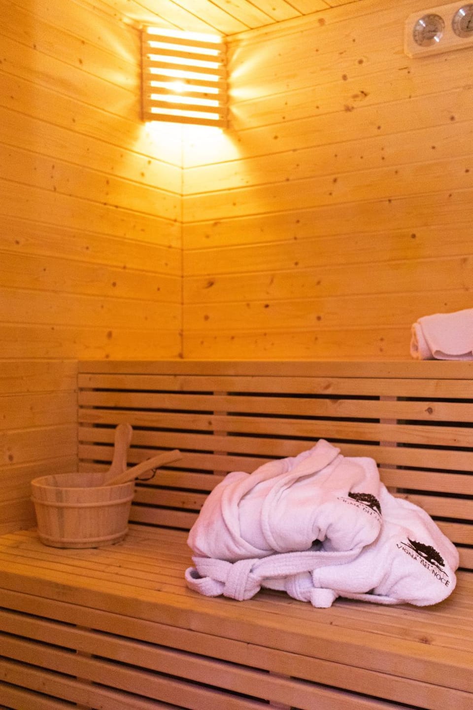 Sauna, Spa and wellness centre/facilities, towels